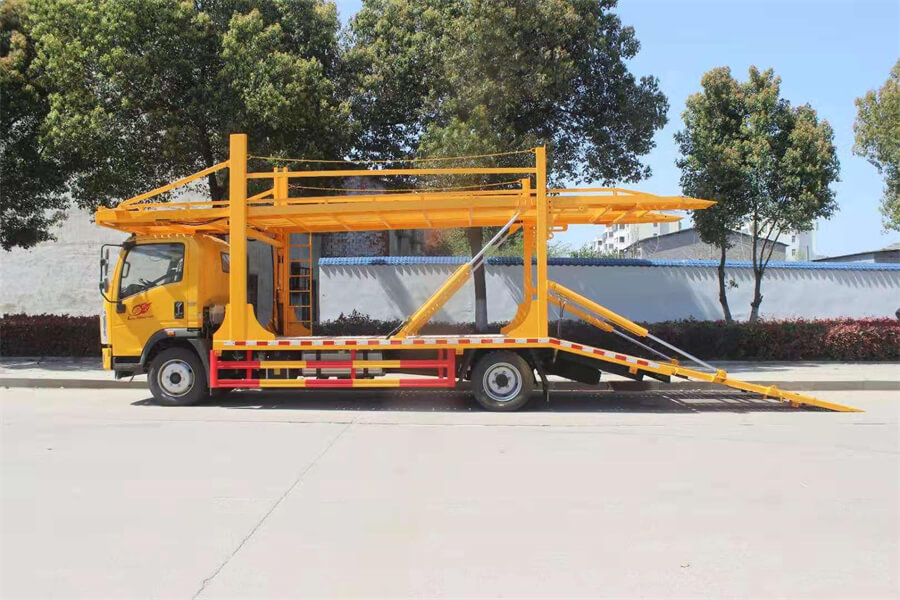Sinotruk HOWO 4X2 6 Wheel Lift Flat Bed Car Hauler One Towing Three Car Carrier Road Recovery Rollback Tow Truck Flatbed Wrecker