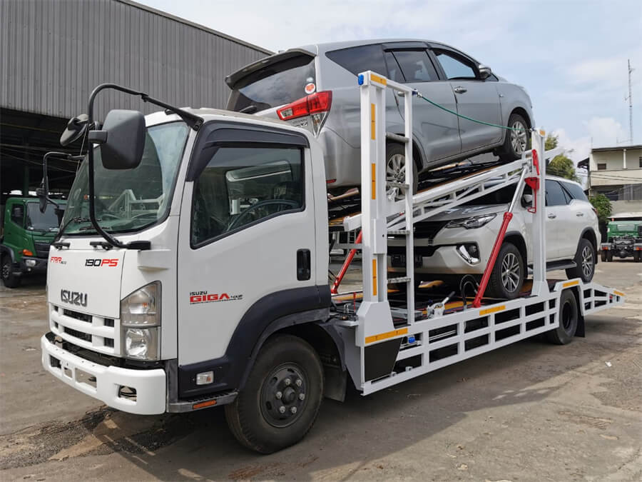 Isuzu 4X2 Wheel Lift Flat Bed Car Hauler One Towing Two Car Carrier Road Recovery Rollback Tow Truck Flatbed Wrecker