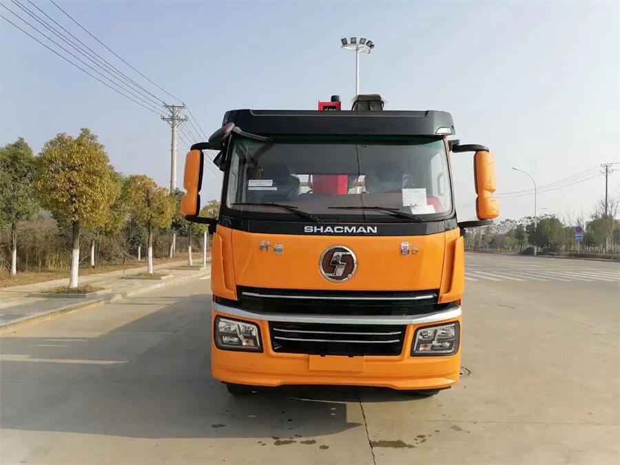 4x2 SHACMAN 6.3 Ton Car Carrier With Crane