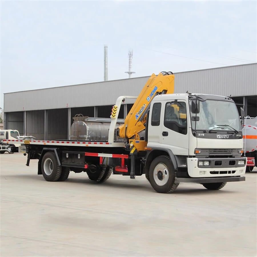Isuzu 4X2 8 Tons Tilt Tray Wrecker Truck With 6 Tons Crane