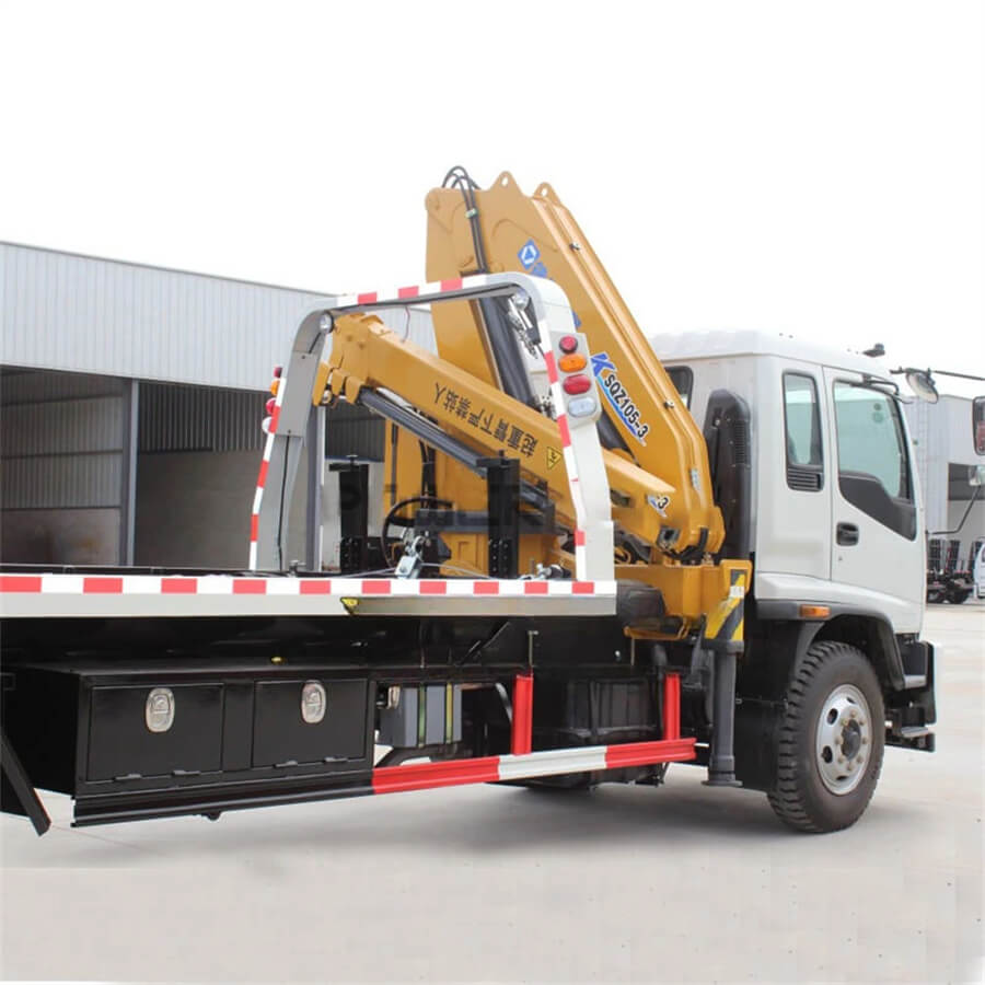 Isuzu 4X2 8 Tons Tilt Tray Wrecker Truck With 6 Tons Crane