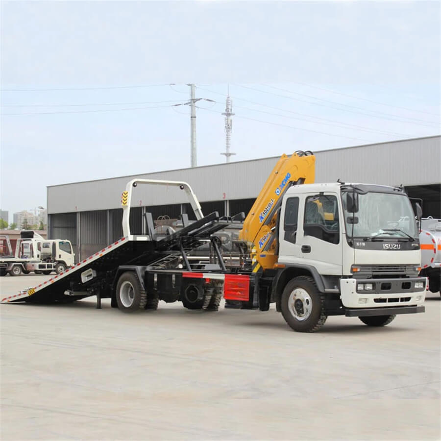 Isuzu 4X2 8 Tons Tilt Tray Wrecker Truck With 6 Tons Crane