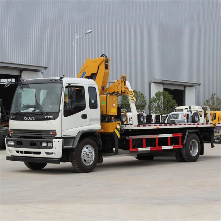 Isuzu 4X2 8 Tons Tilt Tray Wrecker Truck With 6 Tons Crane