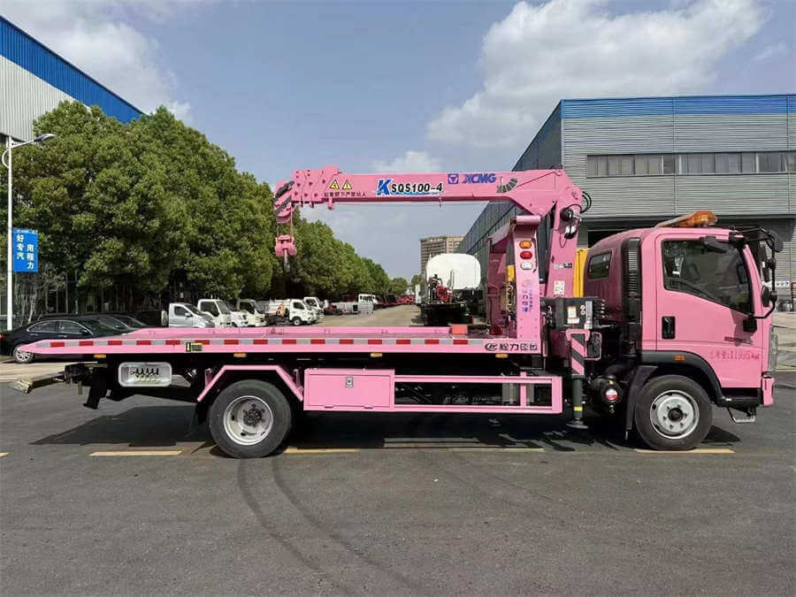 Sinotruk HOWO 4X2 Wrecker Towing Truck with 3ton Telescopic Boom Crane