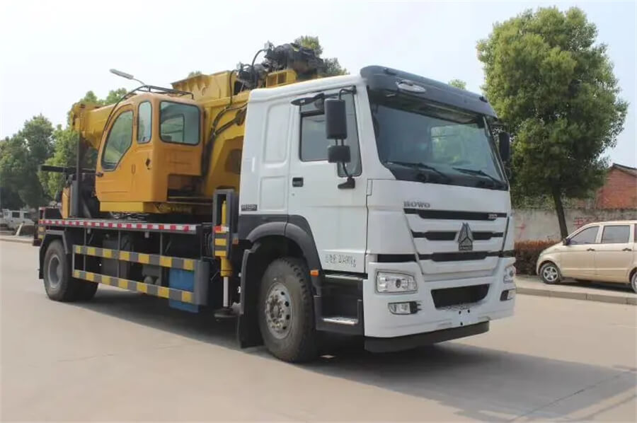 Sinotruk HOWO 4x2 with Crane Road Wrecker with Crane