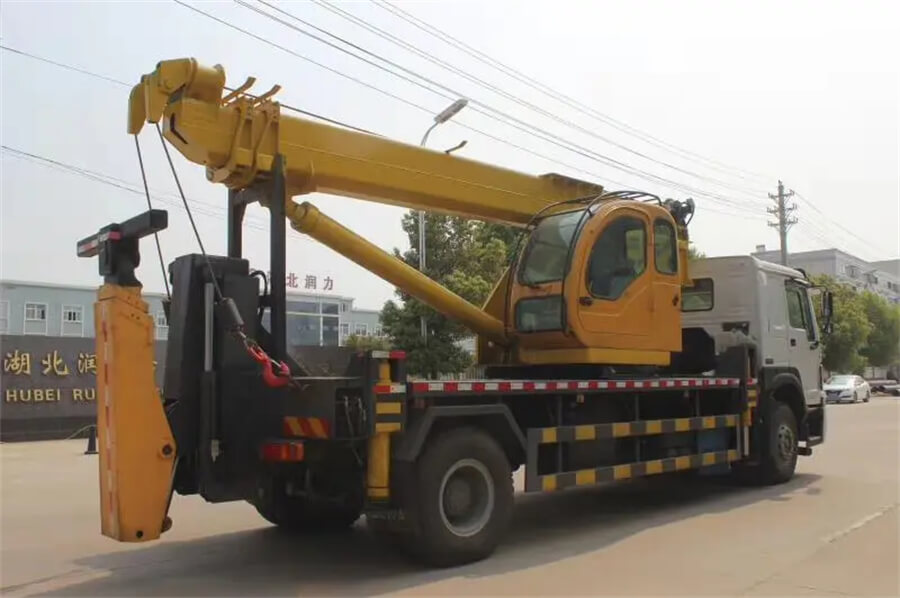 Sinotruk HOWO 4x2 with Crane Road Wrecker with Crane