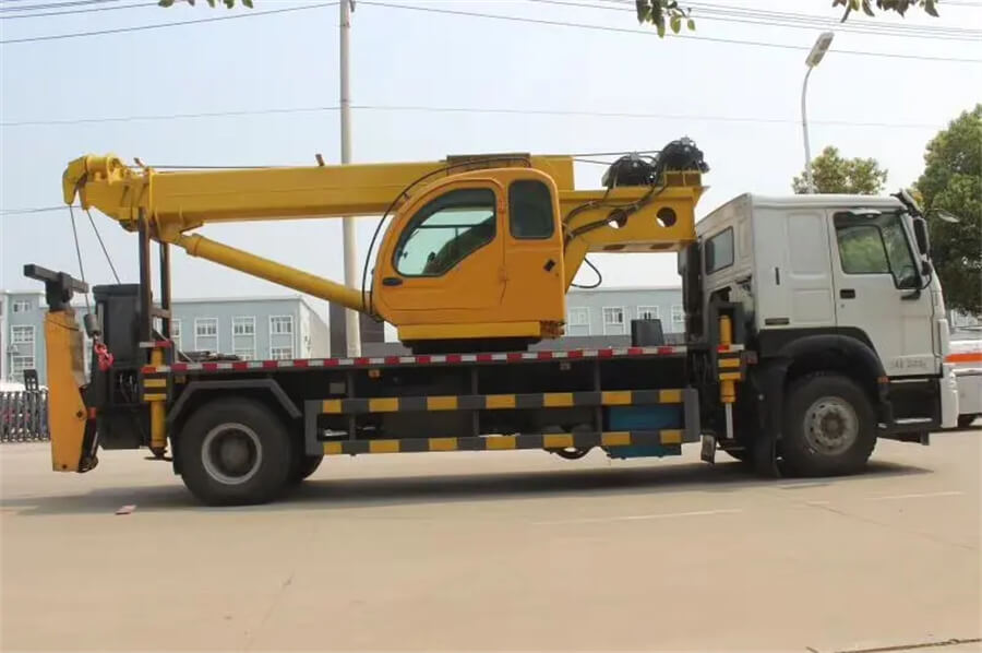 Sinotruk HOWO 4x2 with Crane Road Wrecker with Crane