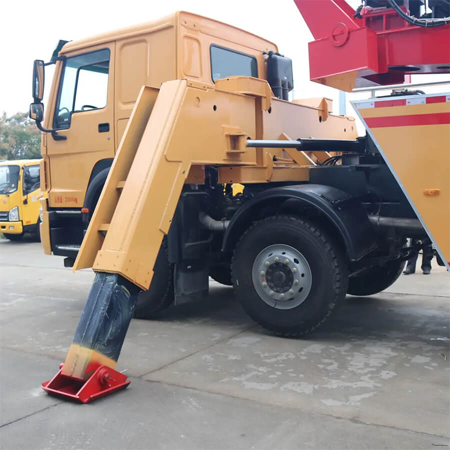 Sinotruk HOWO 8x4 360 Degree 50T 60T Heavy Duty 12 Wheel Road Wrecker Truck