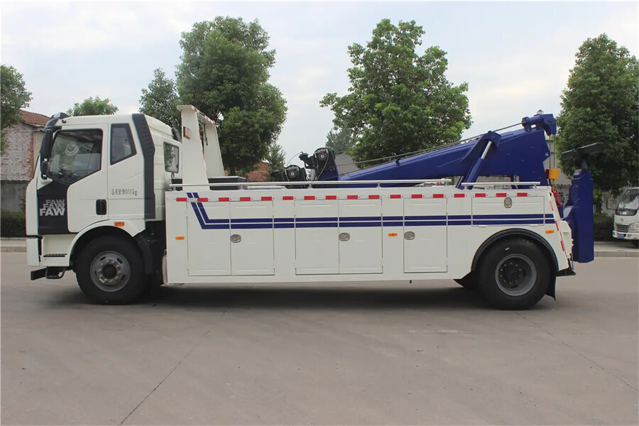 FAW Integrated Boom Tow Truck
