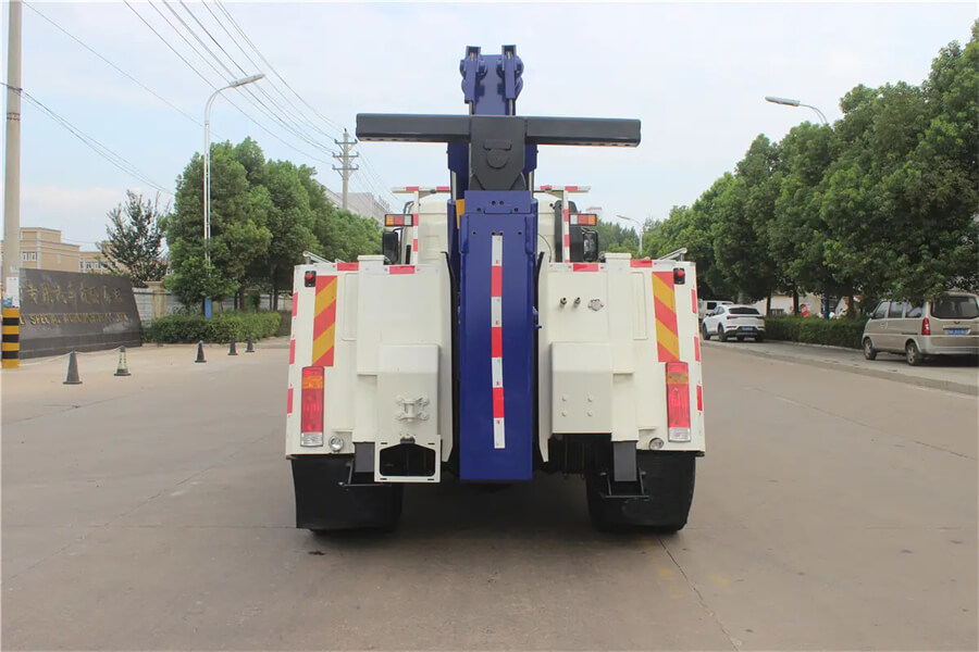 FAW Integrated Boom Tow Truck