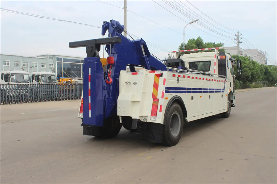 FAW Integrated Boom Tow Truck