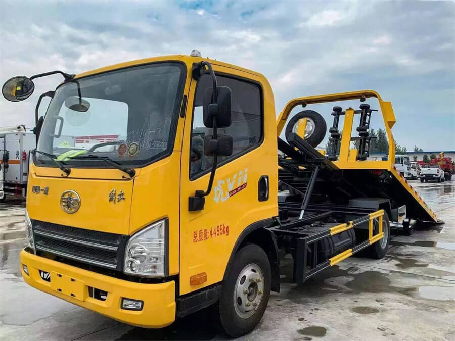 FAW 5Tons Flatbed Towing Wrecker Truck
