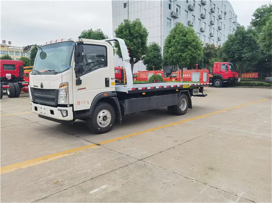 Sinotruk HOWO 4X2 3ton 4ton Platform Wrecker Truck Towing Truck for Road Rescue