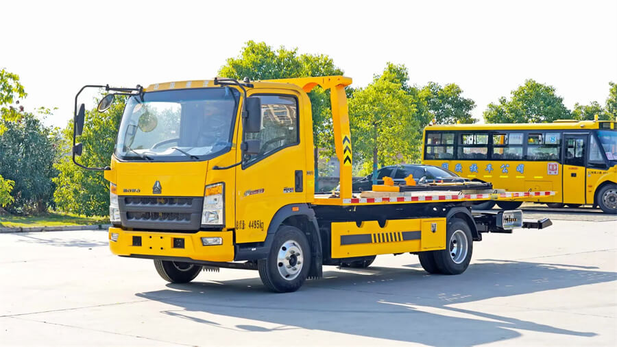 Sinotruk HOWO 4X2 3ton 4ton Platform Wrecker Truck Towing Truck for Road Rescue