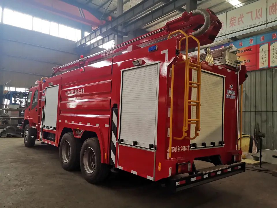 ISUZU 18M Water Tower Fire Truck