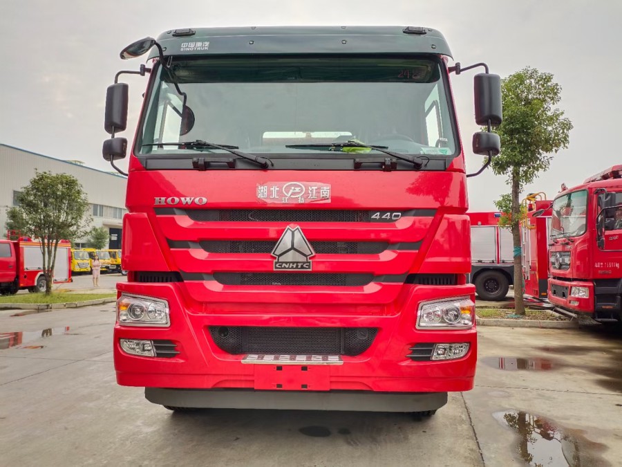 HOWO 20tons Sinotruk Forest Fire Fighting Truck