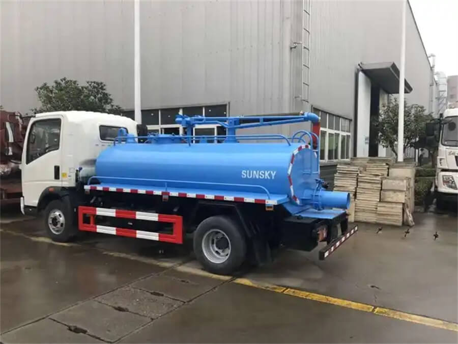 HOWO Sinotruk 4000 Liters Fecal Suction Truck