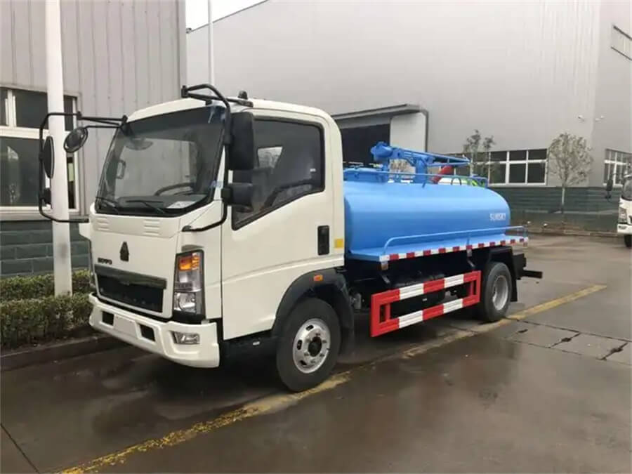 HOWO Sinotruk 4000 Liters Fecal Suction Truck