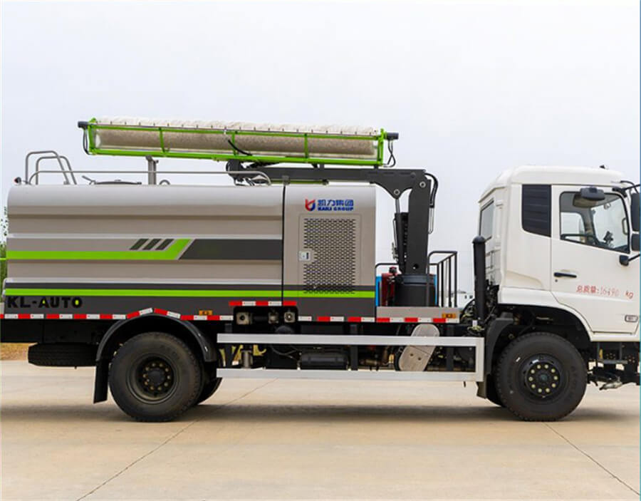 8 Tons Photovoltaic solar thermal mirror cleaning truck