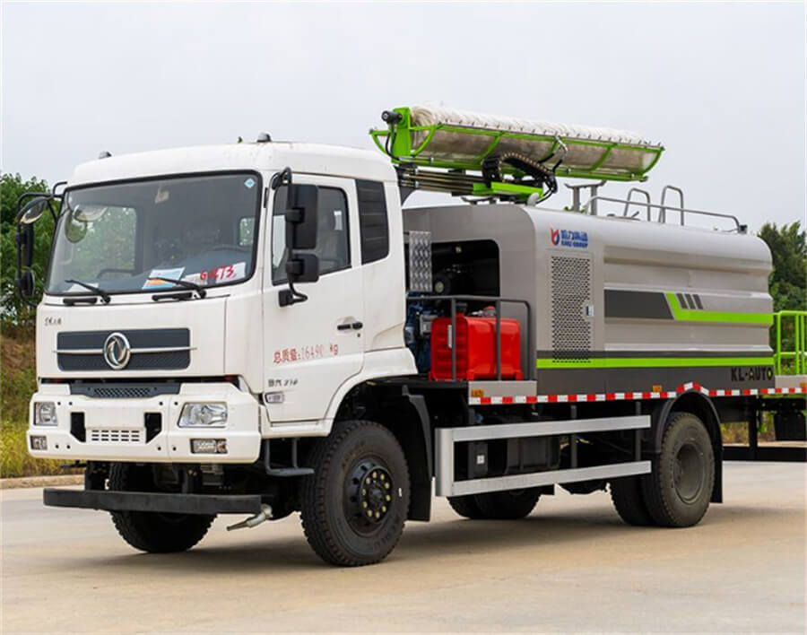 8 Tons Photovoltaic solar thermal mirror cleaning truck