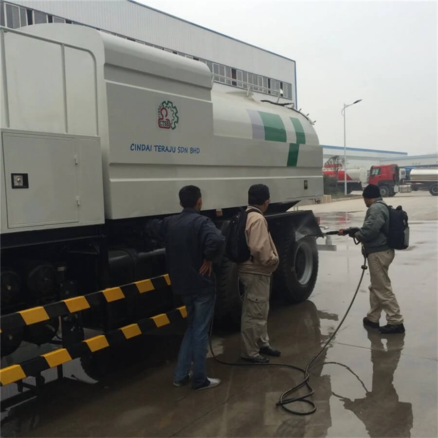 6x4 10 Tons Road Washing And Cleaning Truck