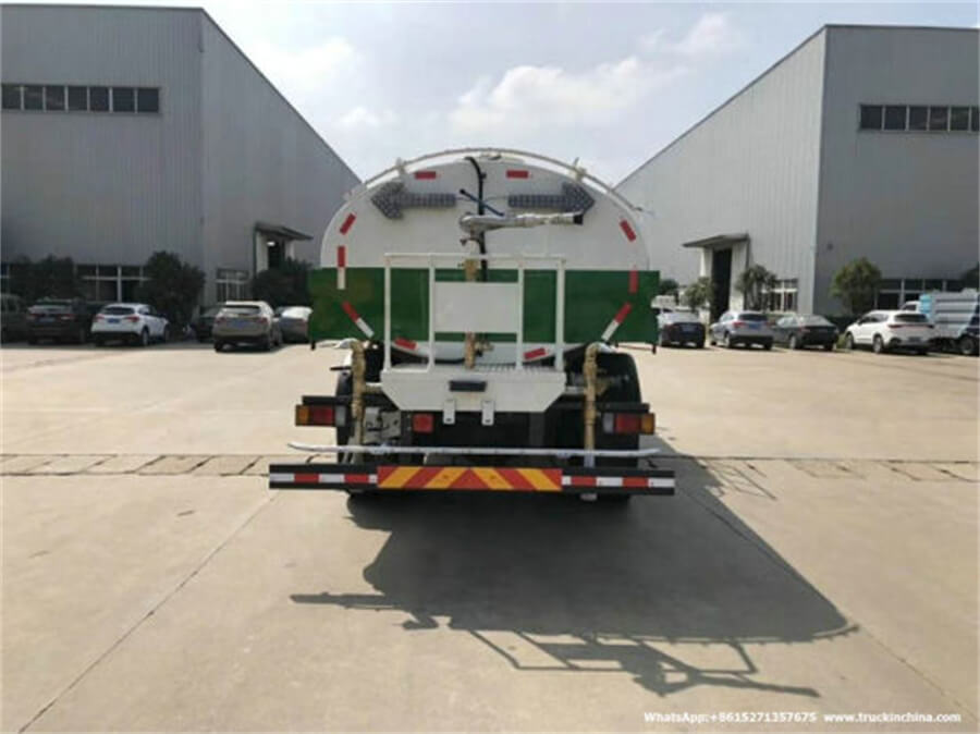 4x2 8 Tons Road Washing And Cleaning Truck