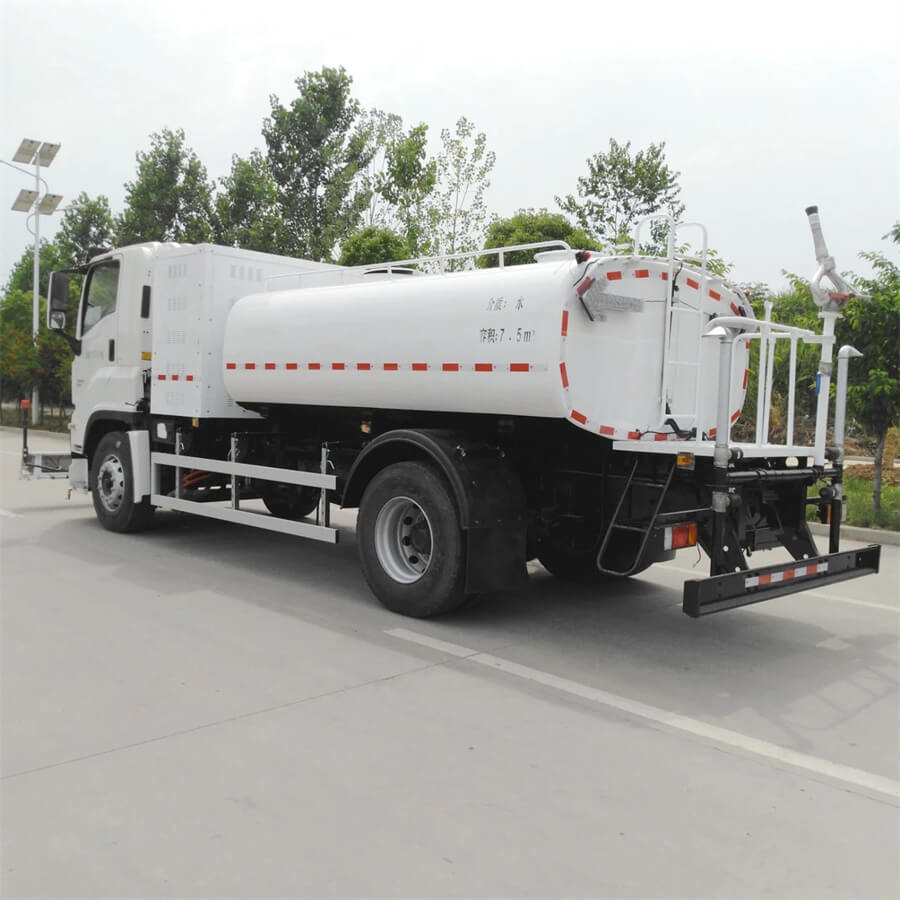 Isuzu GIGA Road Washing And Cleaning Truck