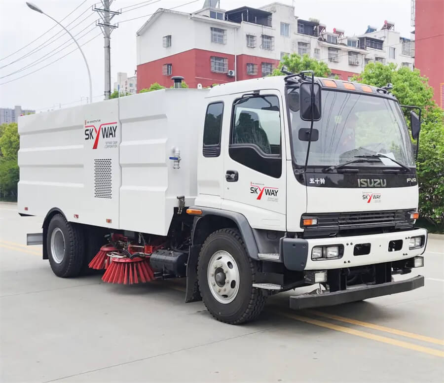 ISUZU FTR 4x2 6 Wheelers 15000 Liters Pressure Washing Sweeper Truck