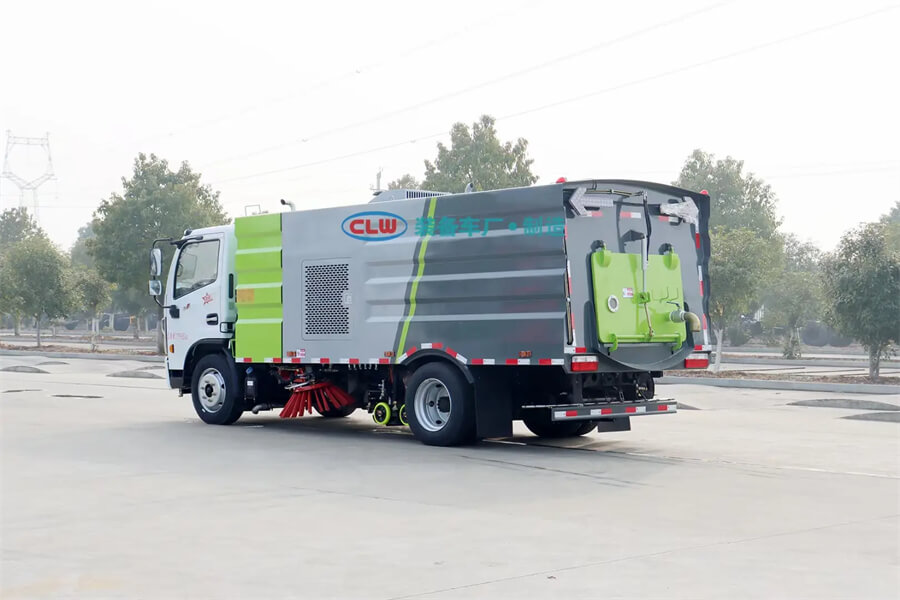 7tons Dongfeng Street Washing Sweeper Truck
