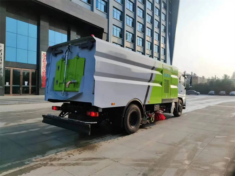 Dongfeng High Pressure Vacuum Road Sweeper Truck