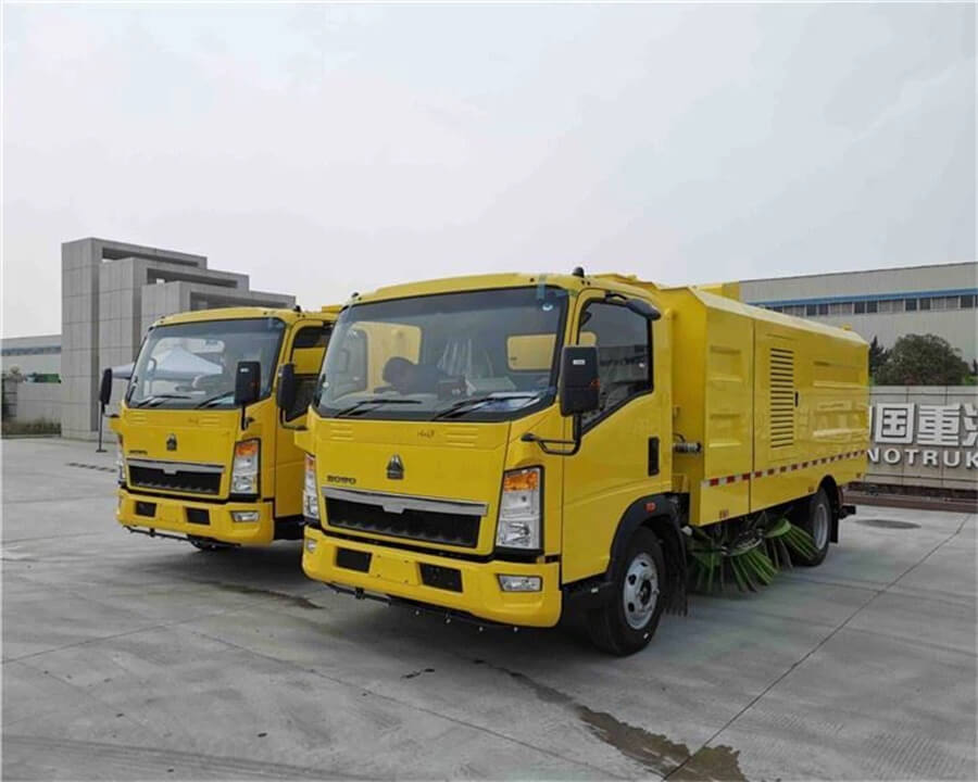 HOWO 6 Wheelers 5CBM Road Sweeper