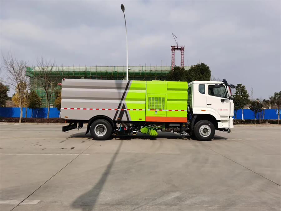 Howo 10 Tons Road Sweeping Truck