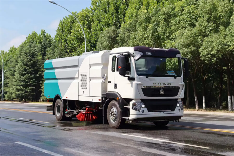 HOWO High Speed Airport Runway Sweeper 12 CBM