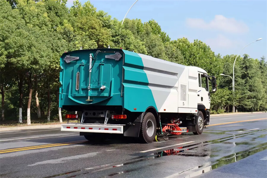 HOWO High Speed Airport Runway Sweeper 12 CBM