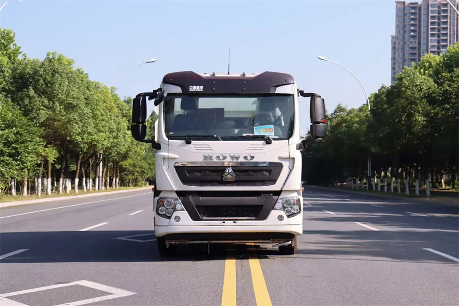 HOWO High Speed Airport Runway Sweeper 12 CBM