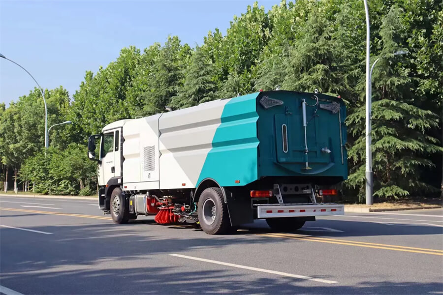 HOWO High Speed Airport Runway Sweeper 12 CBM