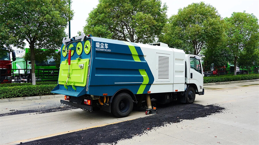 5CBM 5000Liters JMC Dust Vacuum Suction Truck