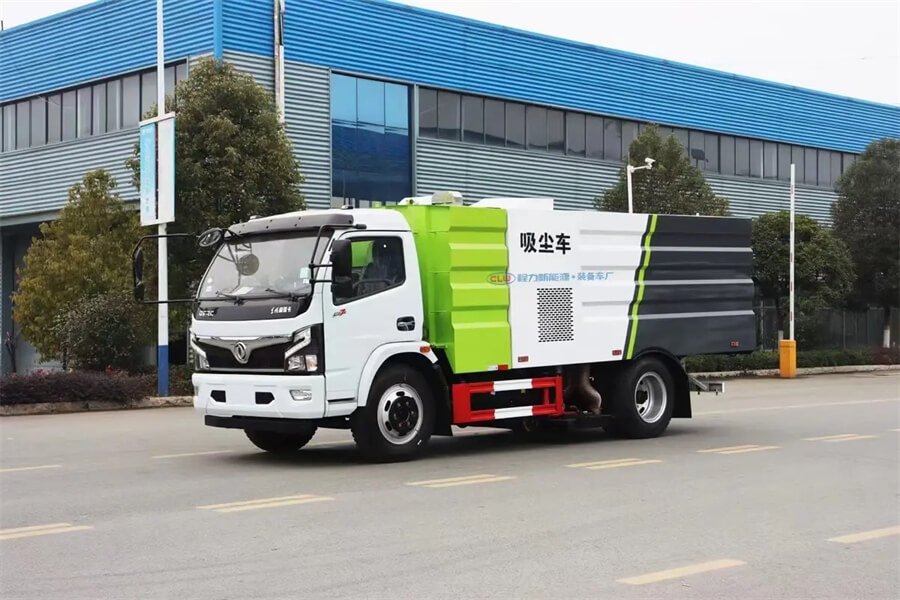 Donfeng 6 CBM 6Ton Vacuum Sweeper Truck