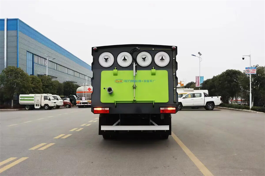 Donfeng 6 CBM 6Ton Vacuum Sweeper Truck