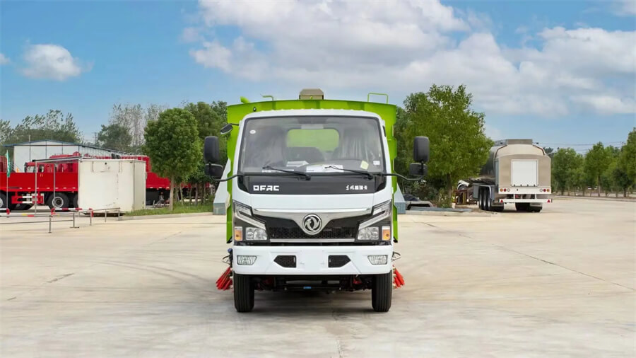 Dongfeng 5 CBM Small Road Cleaner Truck