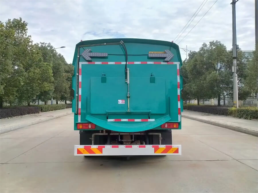 Dongfeng 6 Wheelers 10CBM Road Cleaning Truck