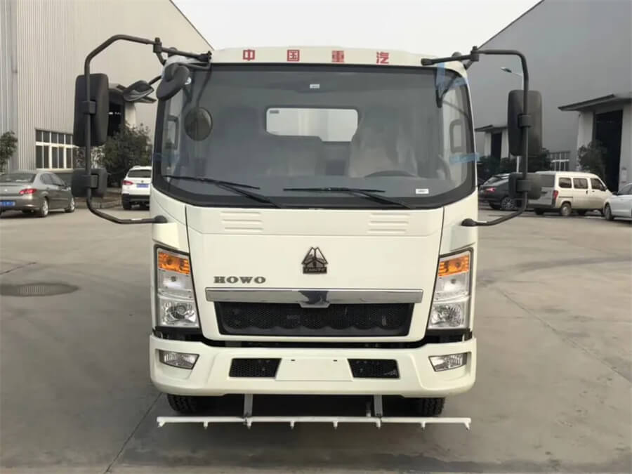 SINOTRUK 5CBM Street Sweeper Truck