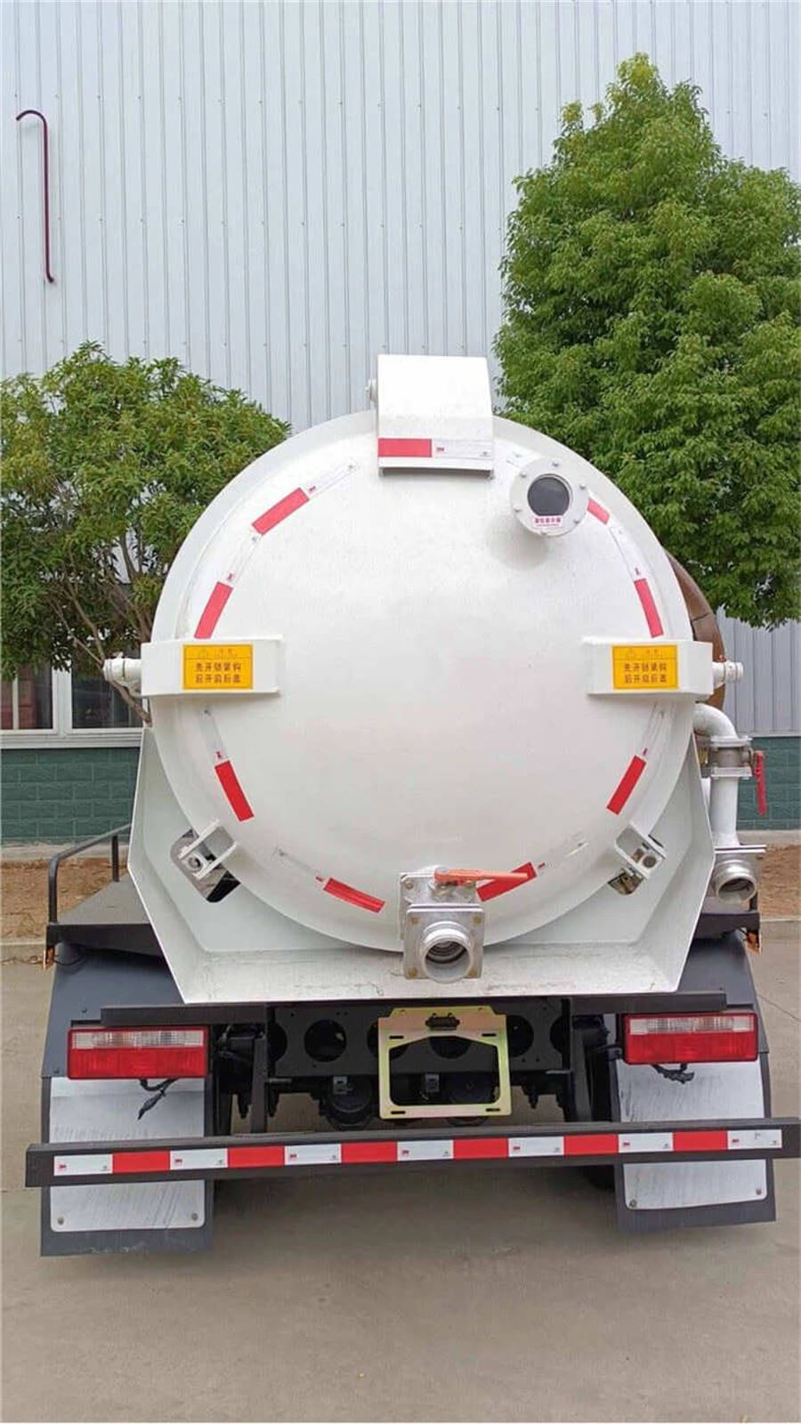 FAW Small 2cbm 3cbm 4cbm Waste Water Tank Fecal Suction Truck