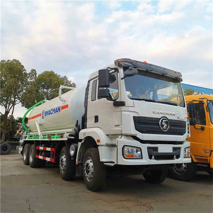 Shacman 8X4 18cbm Vacuum Sewage Suction Tank Truck