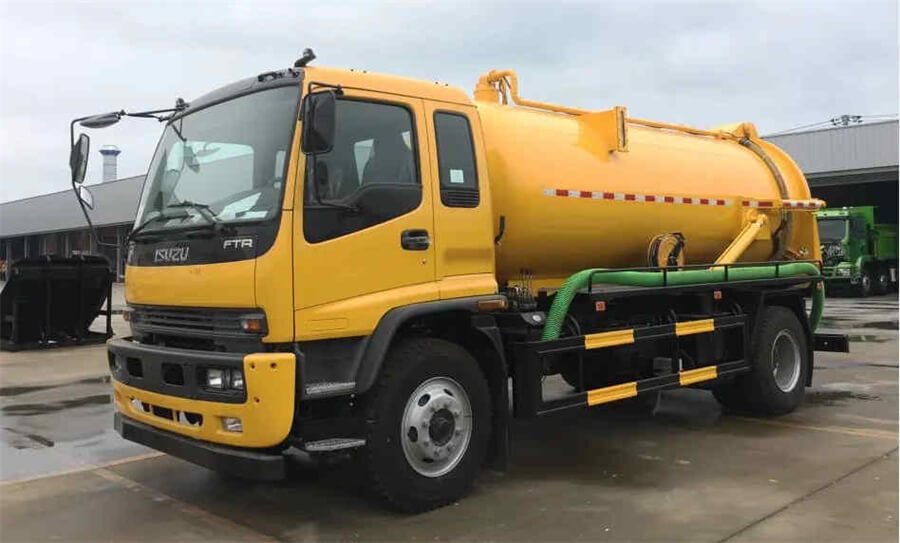 Isuzu FTR 4x2 14CBM Vacuum Sewage Suction trucks
