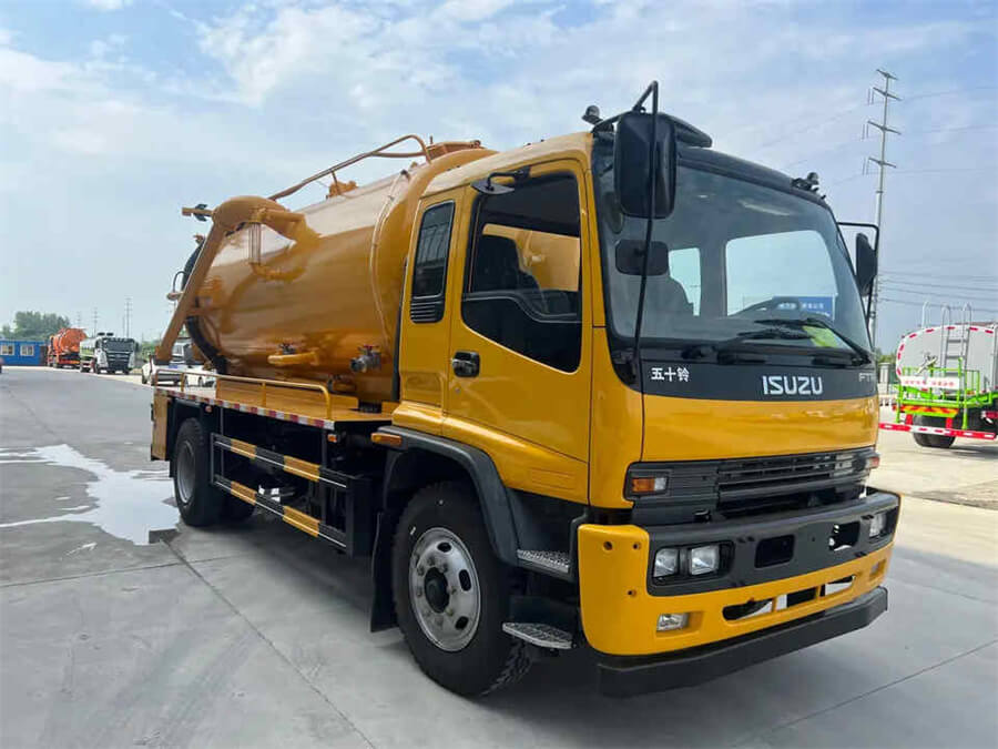 Isuzu FTR 4x2 14CBM Vacuum Sewage Suction trucks