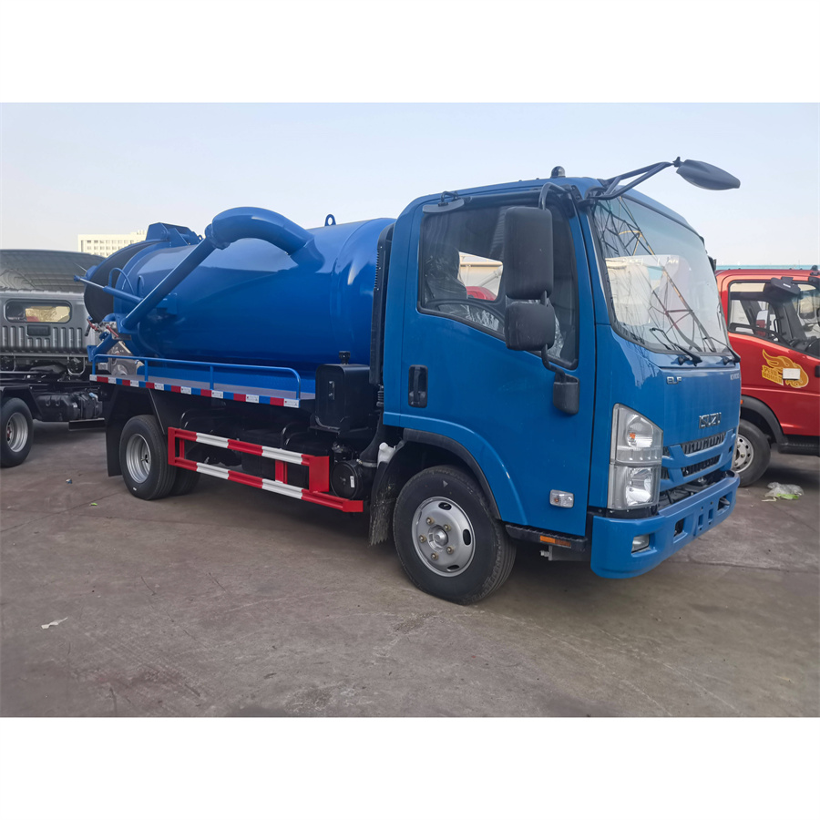 Isuzu 4X2 5000L Vacuum Fecal Suction Truck