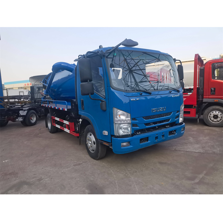 Isuzu 4X2 5000L Vacuum Fecal Suction Truck