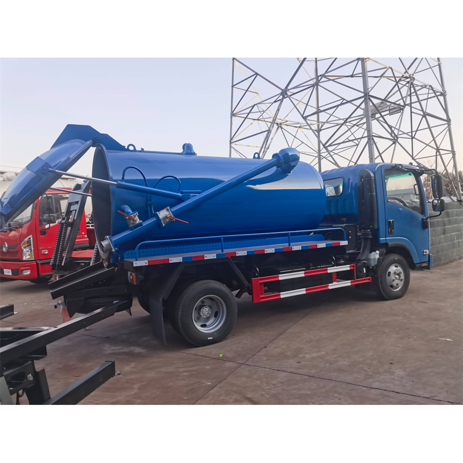 Isuzu 4X2 5000L Vacuum Fecal Suction Truck