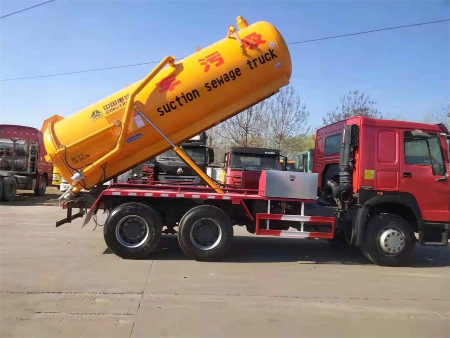 Sinoctruck Howo 18CBM 6x4 15m3 Vacuum Sewage Suction trucks